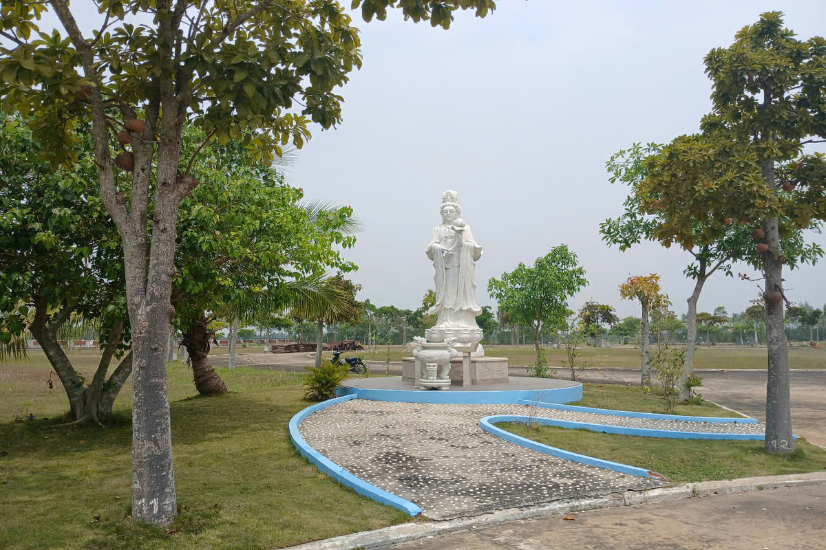 canh-quan-nghia-trang-bong-lai-vien