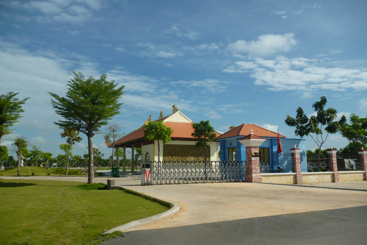 canh-quan- nghia-trang-bong-lai-vien