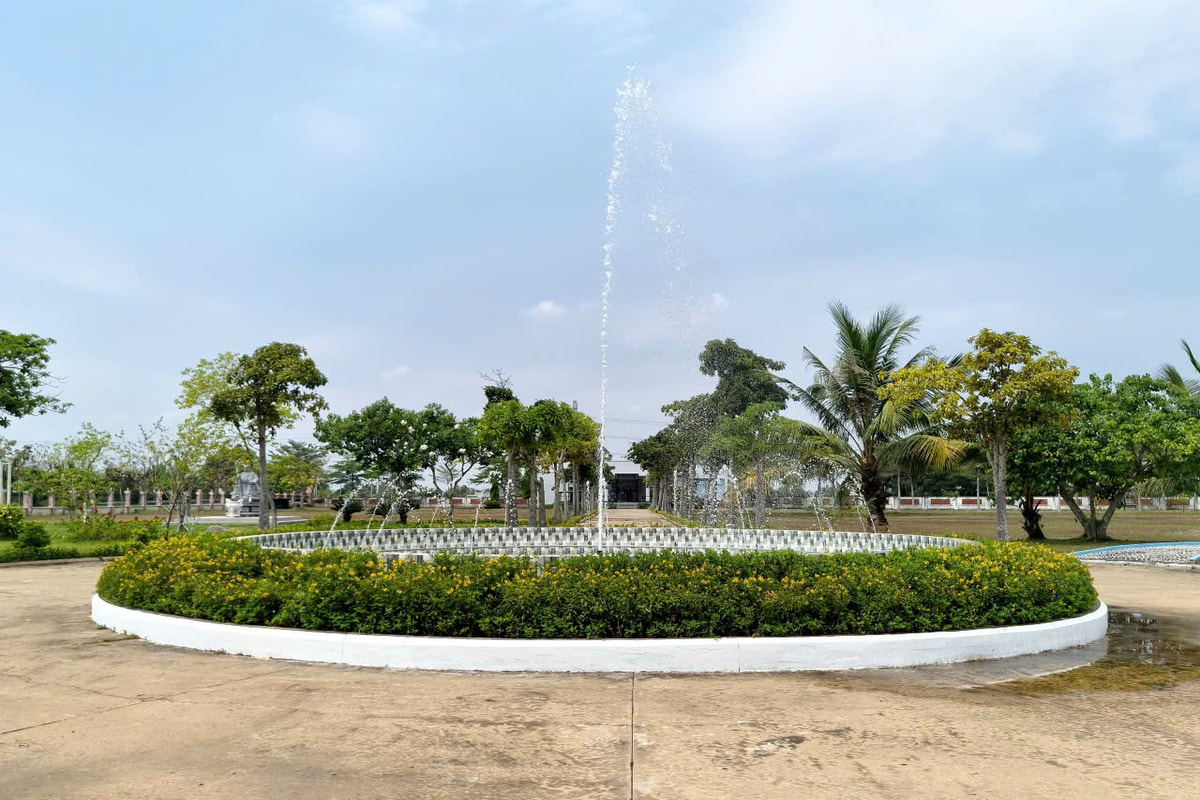canh-quan- nghia-trang-bong-lai-vien