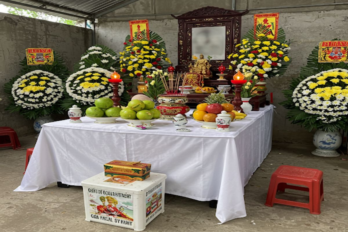 tai-sao-phai-che-ban-tho-khi-co-nguoi-mat