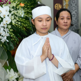 Các loại khăn tang: Khăn tang màu vàng có ý nghĩa gì?